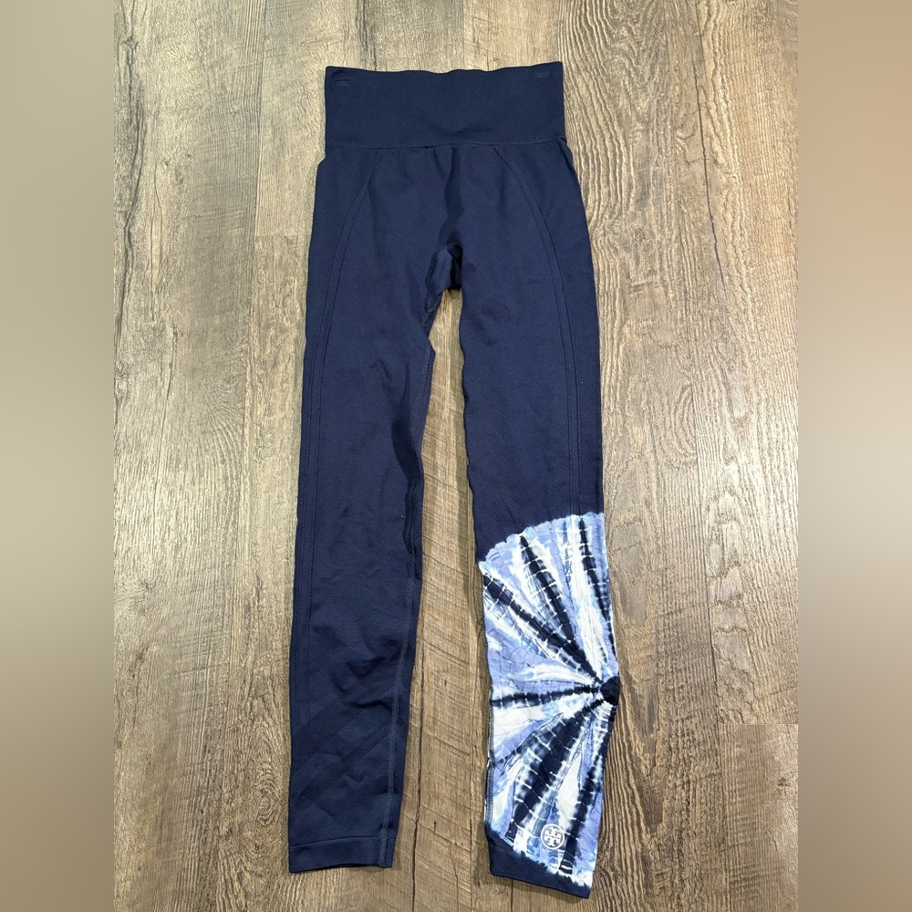 TORY BURCH Tory Sport High-Rise Tie-Dye Seamless 7/8 Leggings - Picture 2 of 5